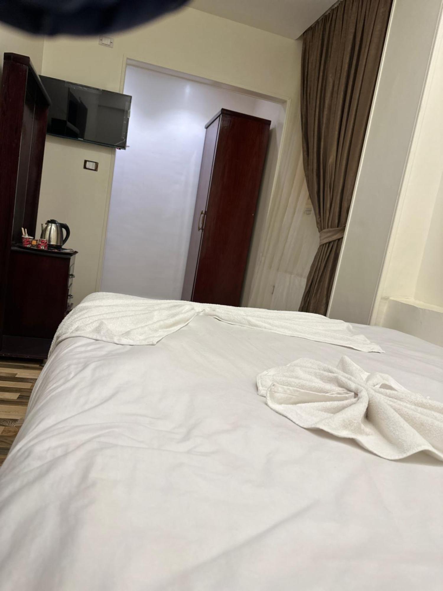 Basha Pyramids Inn Kafrat al Jabal Exterior photo