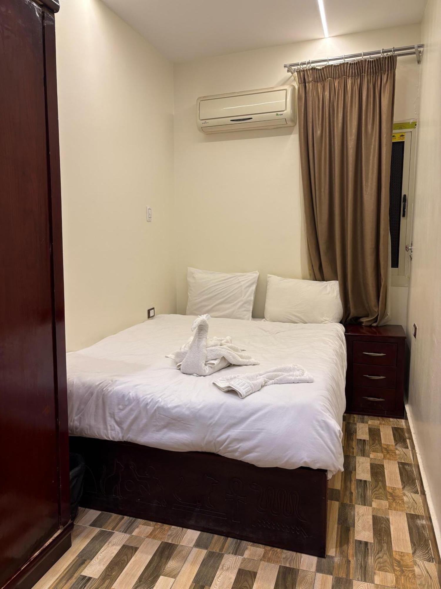 Basha Pyramids Inn Kafrat al Jabal Exterior photo