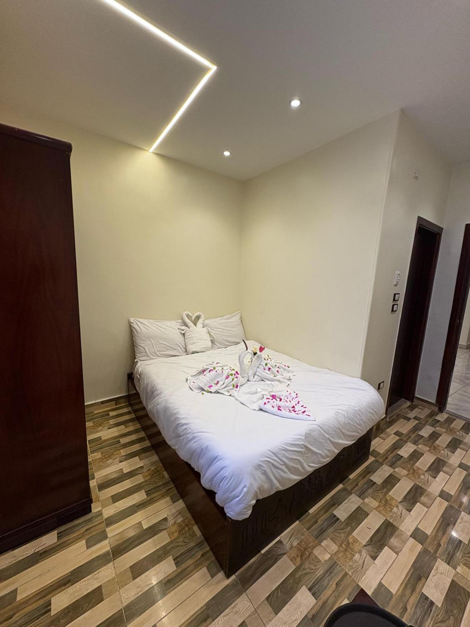 Basha Pyramids Inn Kafrat al Jabal Exterior photo